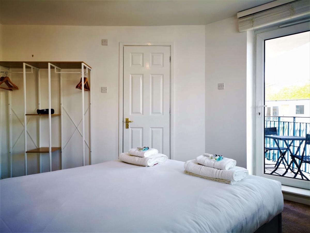 Апартаменты Marina Living With Parking, Balcony, Quiet And Secure Брайтонн Экстерьер фото