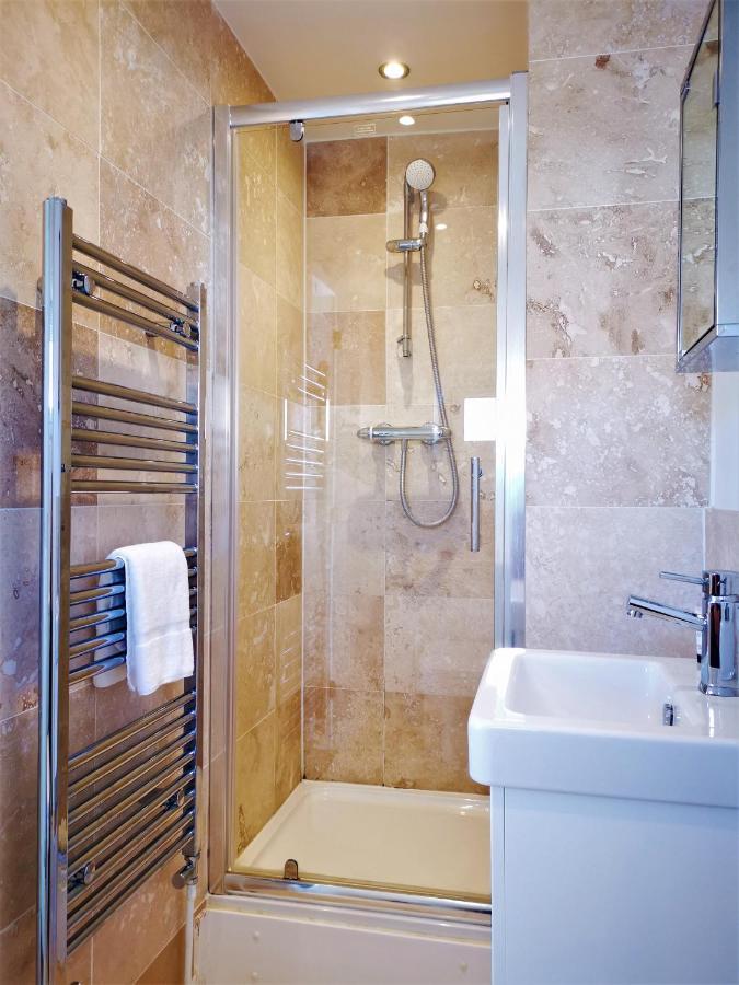 Апартаменты Marina Living With Parking, Balcony, Quiet And Secure Брайтонн Экстерьер фото