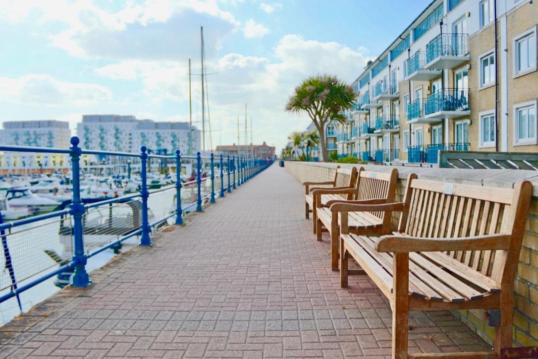 Апартаменты Marina Living With Parking, Balcony, Quiet And Secure Брайтонн Экстерьер фото